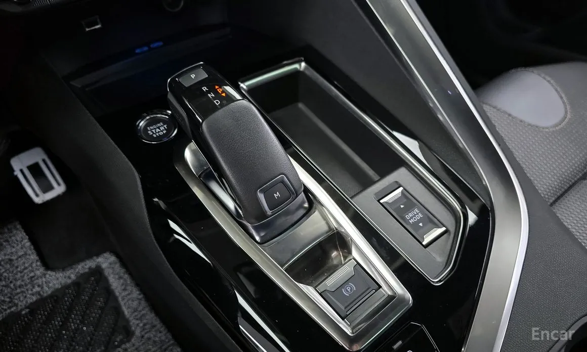 Фото 9 - Peugeot 5008