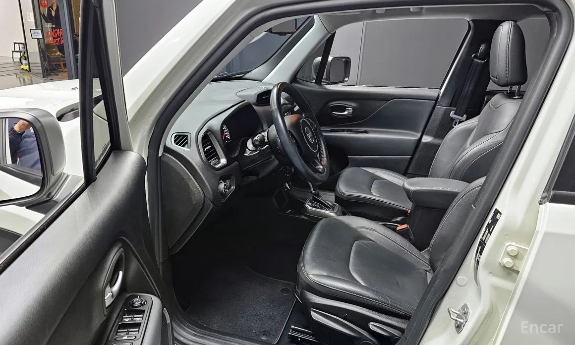 Фото 10 - Jeep Renegade