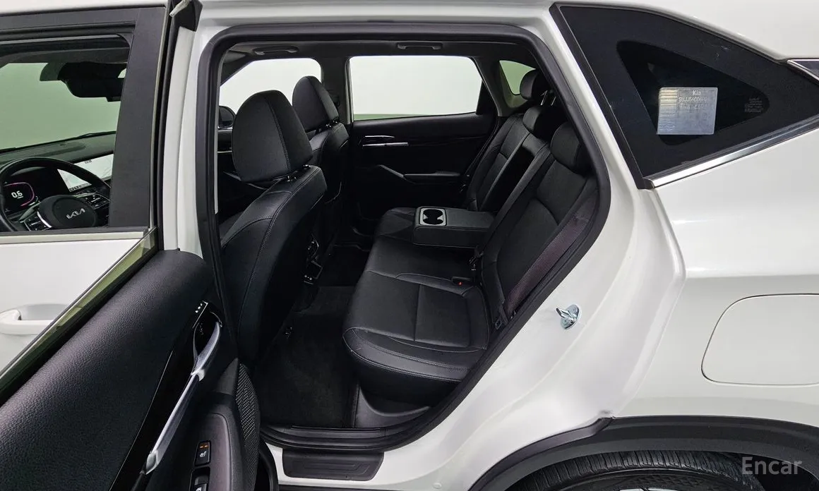 Фото 11 - Kia Seltos