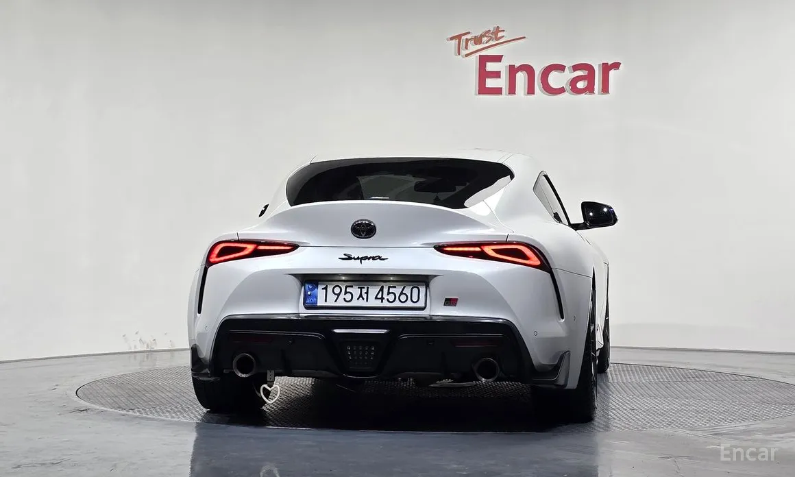 Фото 4 - Toyota Supra