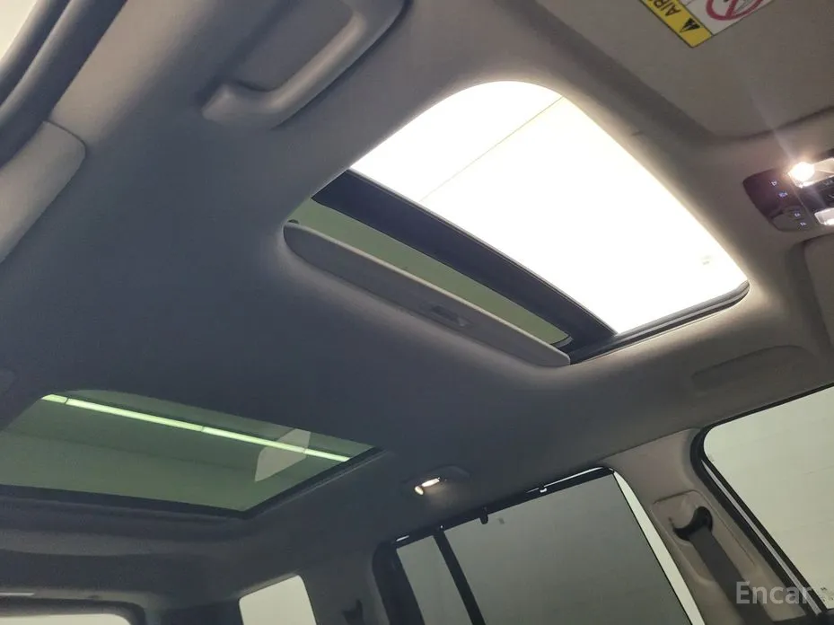 Фото 12 - Hyundai Santa Fe