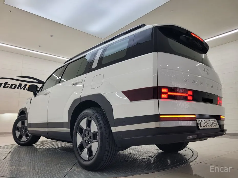 Фото 2 - Hyundai Santa Fe