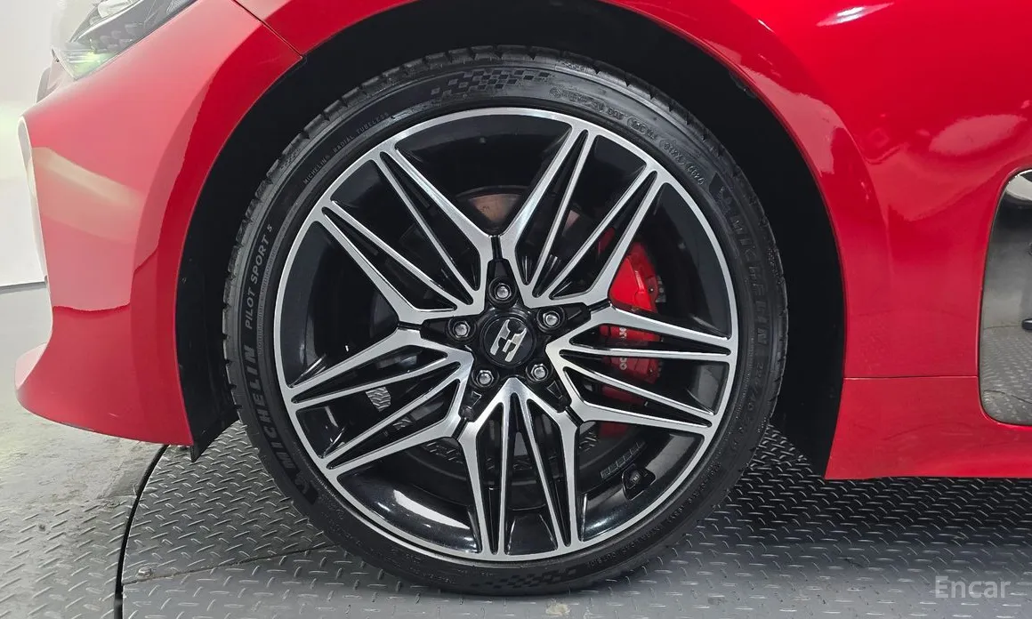 Фото 5 - Kia Stinger