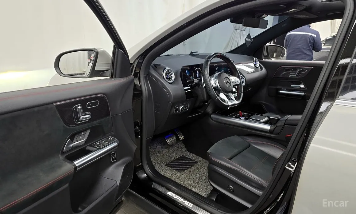 Фото 10 - Mercedes-Benz GLA-Class