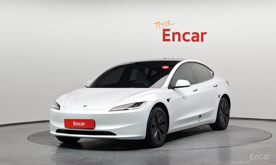 Фото 1 - Tesla Model 3