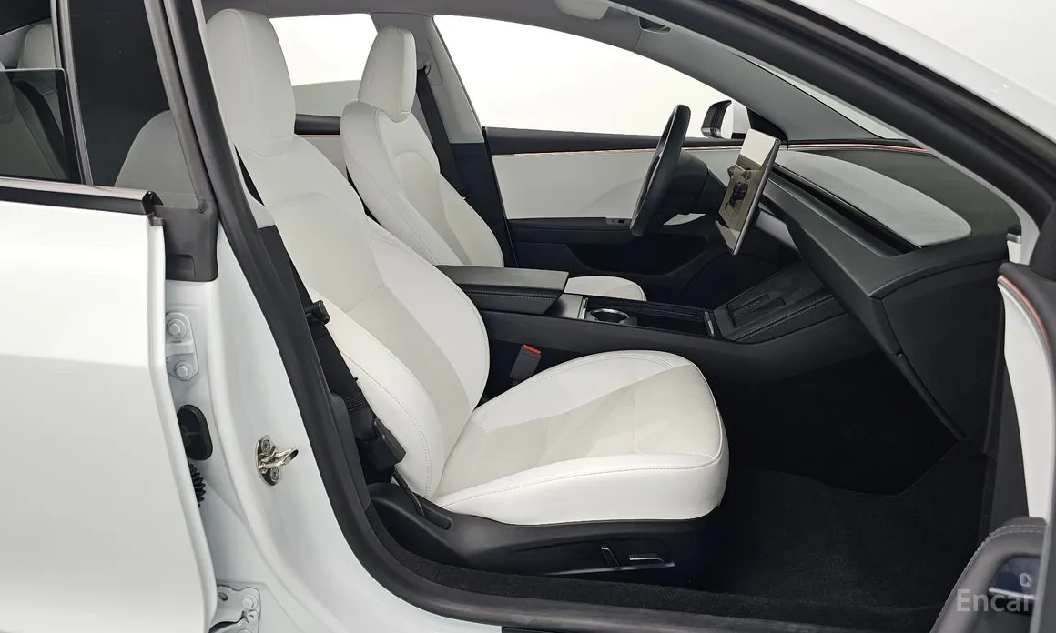 Фото 10 - Tesla Model 3