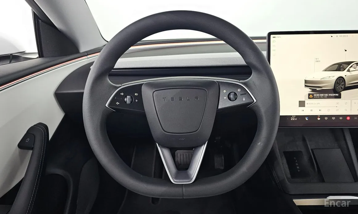 Фото 13 - Tesla Model 3