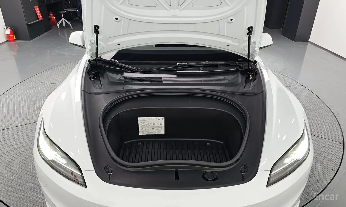 Фото 6 - Tesla Model 3