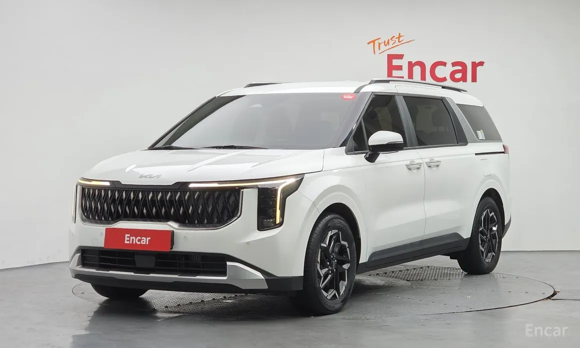 Фото 1 - Kia Carnival