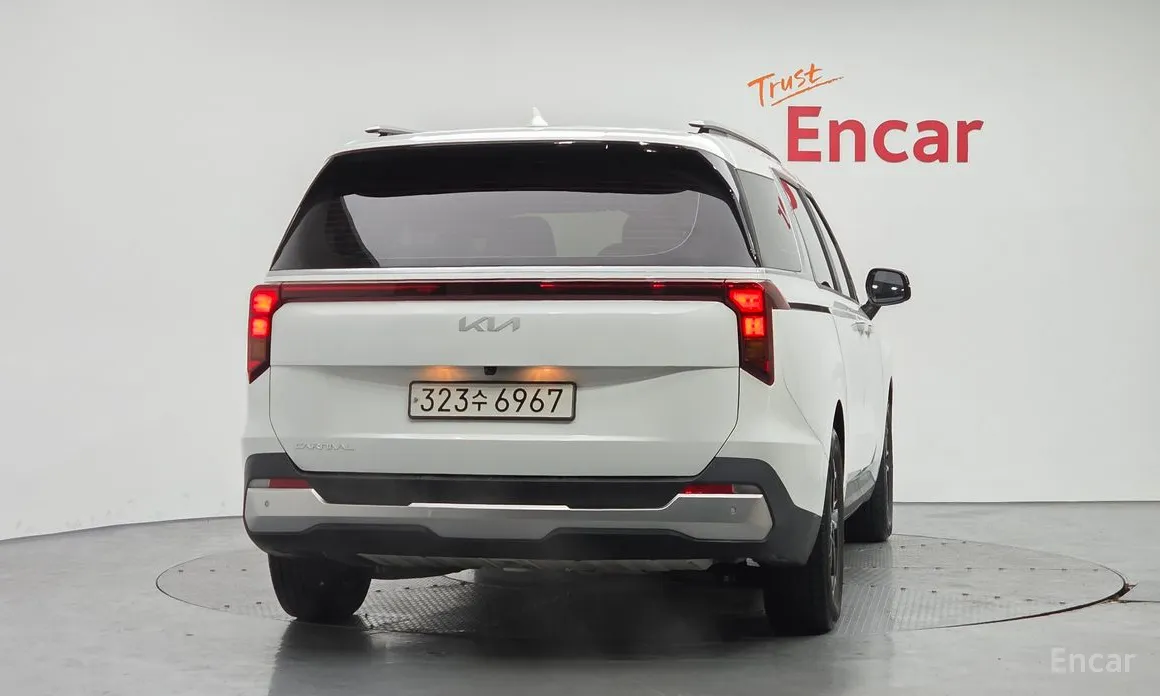 Фото 4 - Kia Carnival