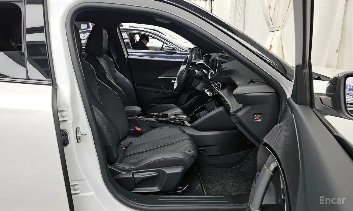 Фото 11 - Peugeot 2008