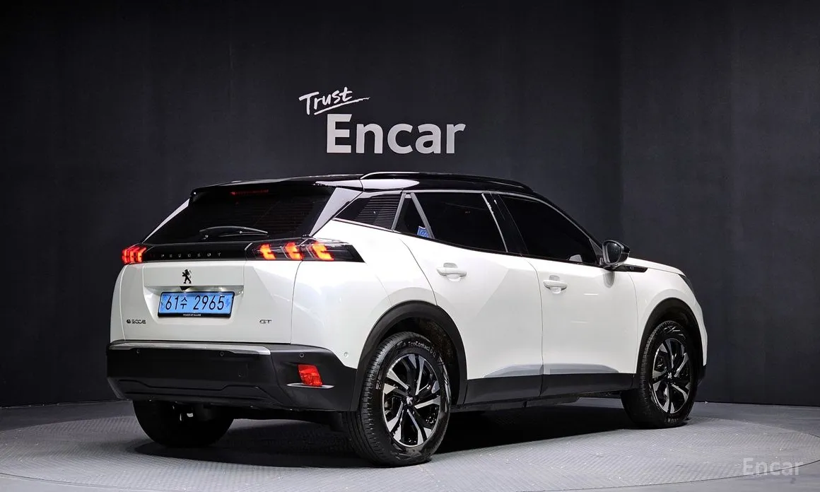 Фото 2 - Peugeot 2008