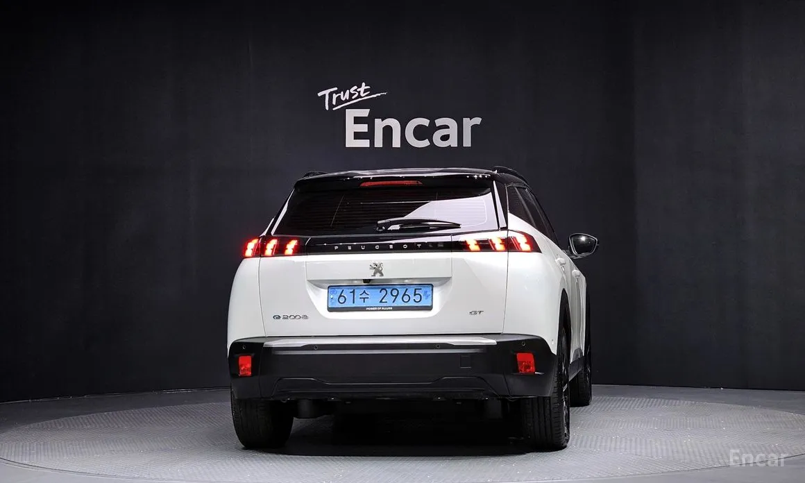 Фото 4 - Peugeot 2008