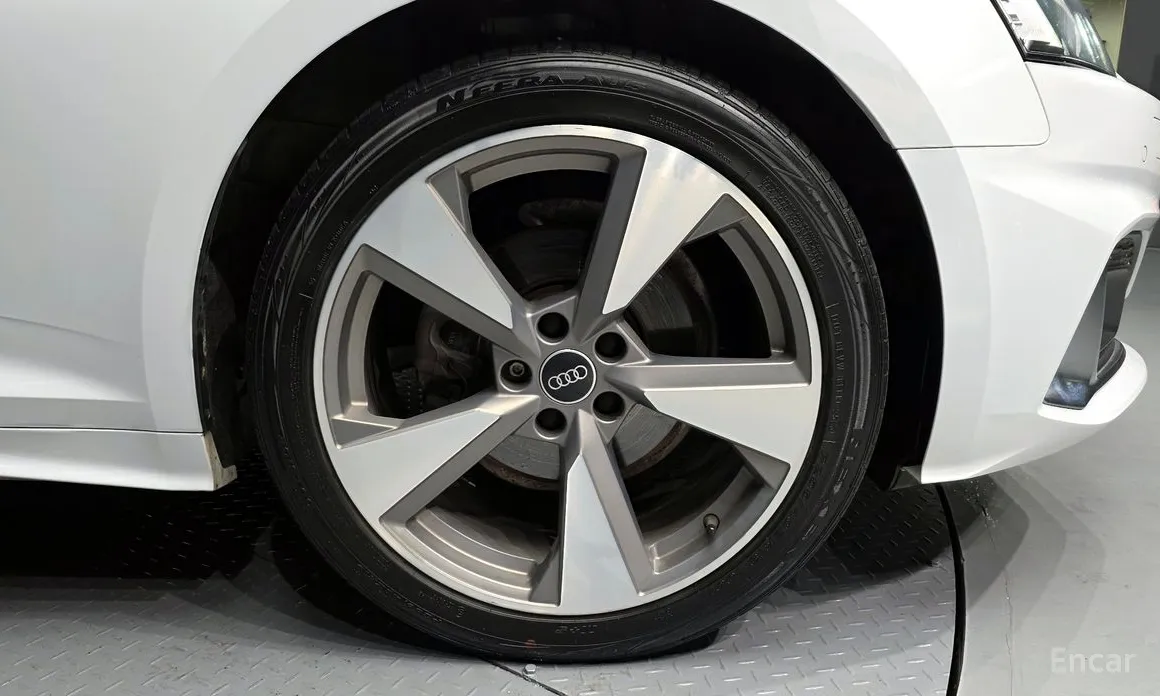 Фото 5 - Audi A5