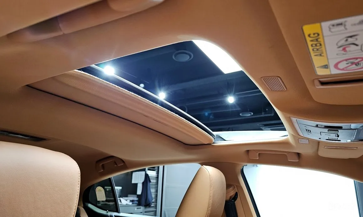 Фото 18 - Lexus ES