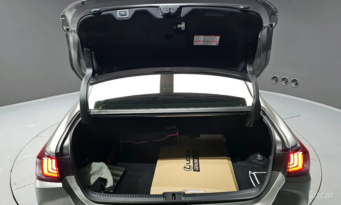 Фото 20 - Lexus ES