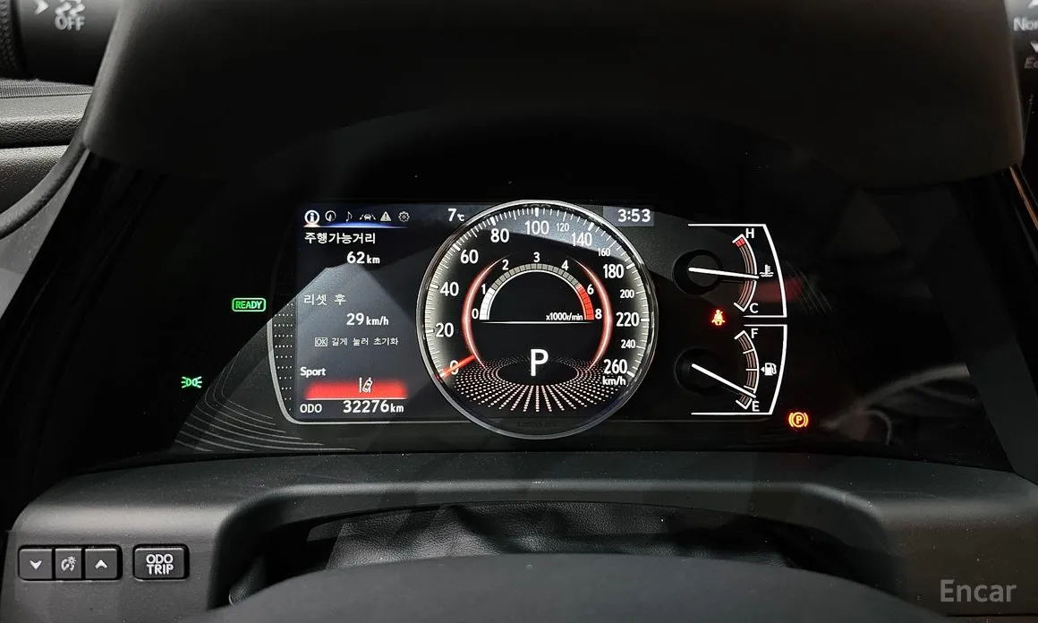 Фото 8 - Lexus ES