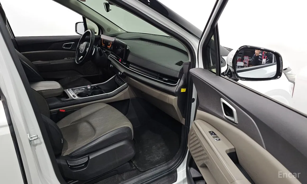 Фото 10 - Kia Carnival