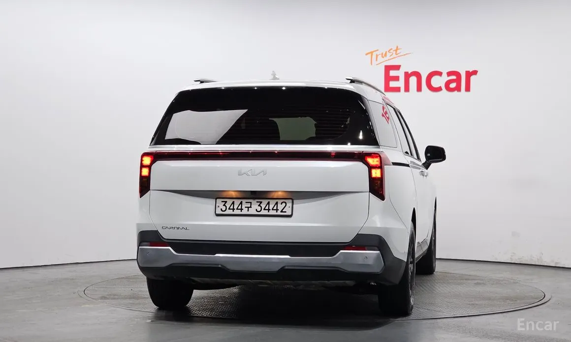 Фото 4 - Kia Carnival