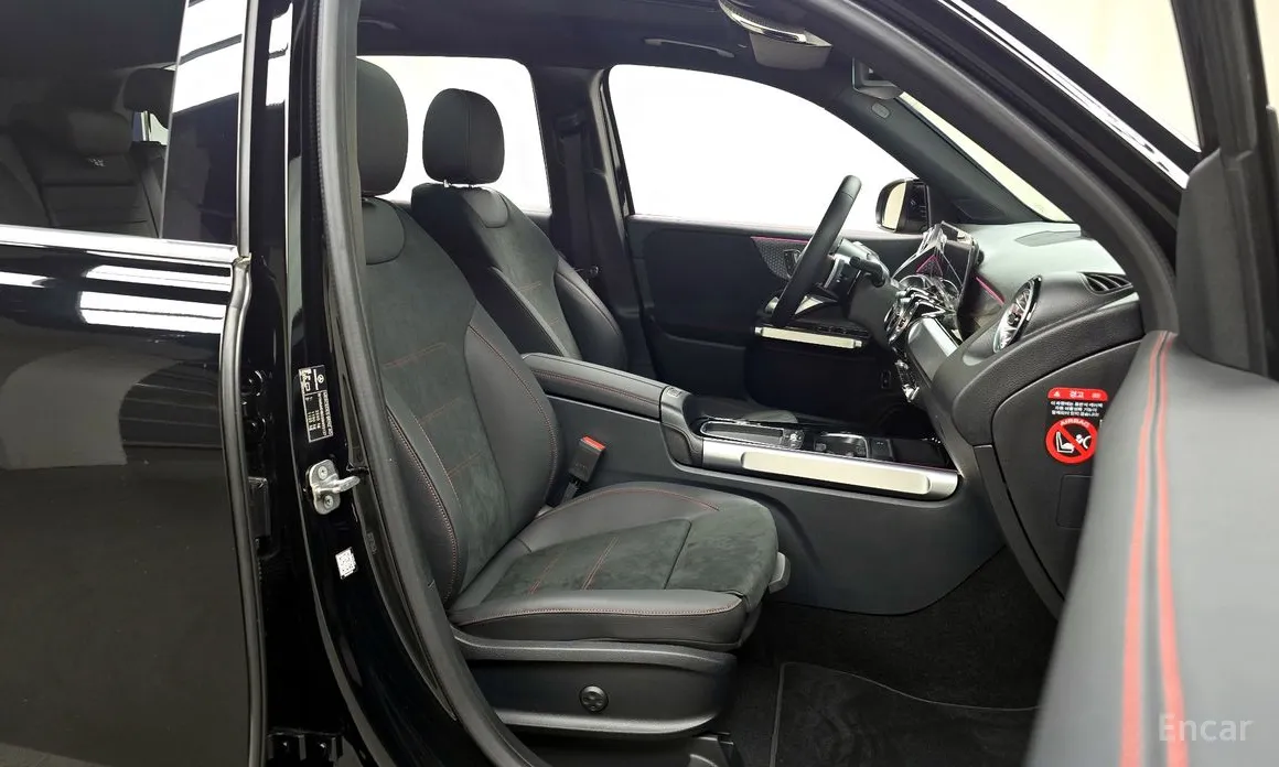 Фото 10 - Mercedes-Benz GLB-Class