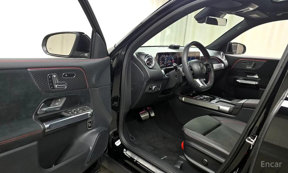 Фото 11 - Mercedes-Benz GLB-Class