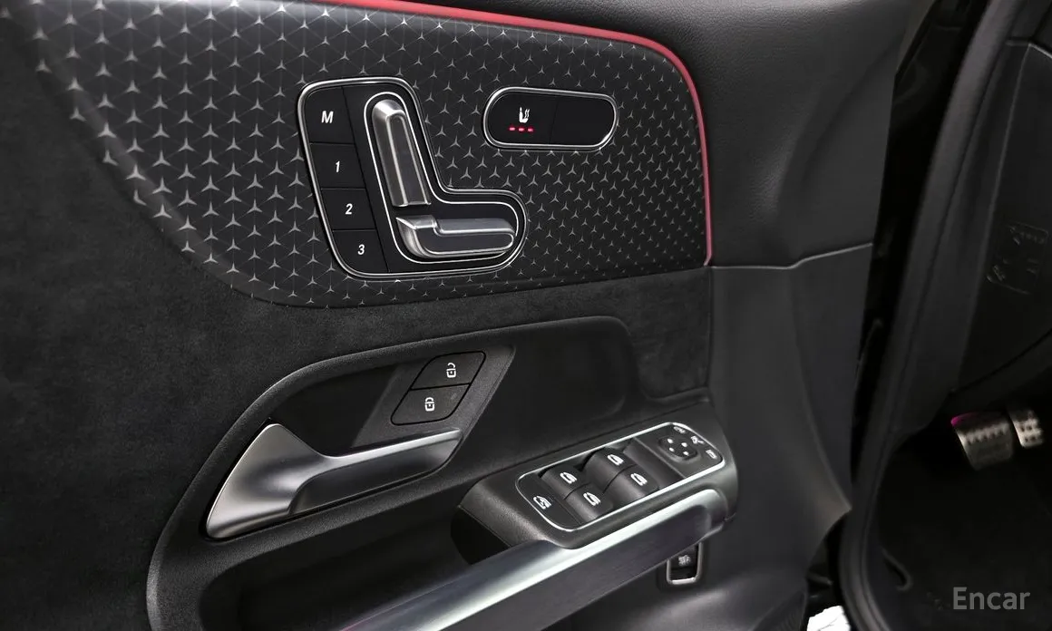 Фото 17 - Mercedes-Benz GLB-Class