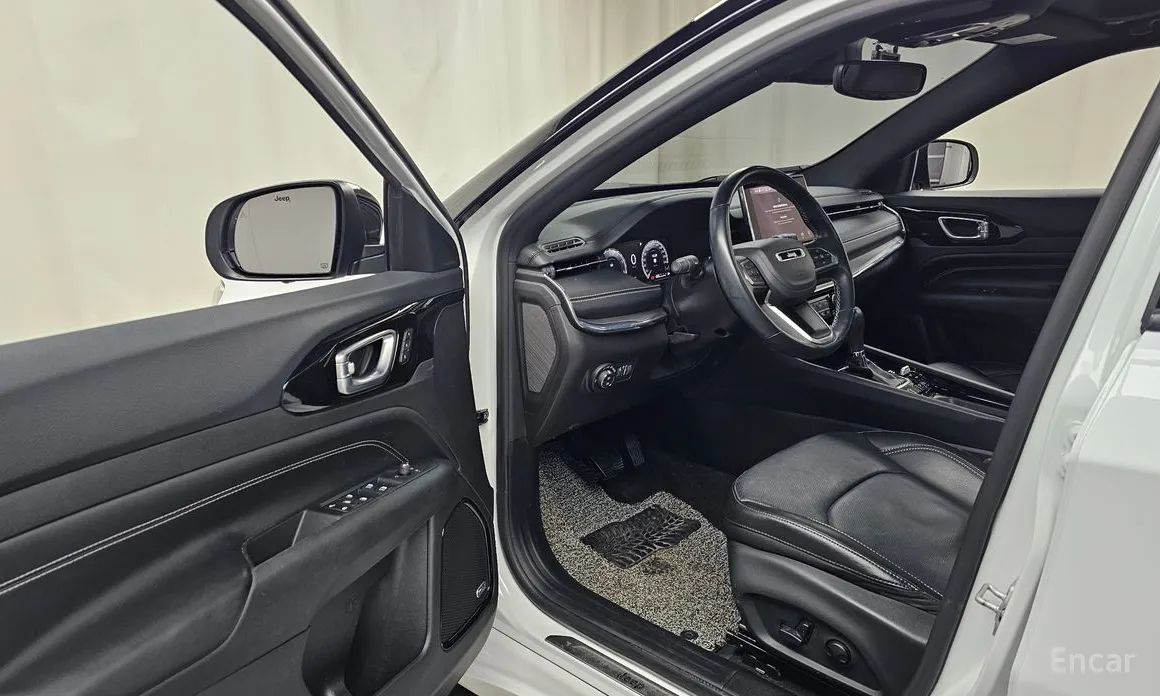 Фото 10 - Jeep Compass