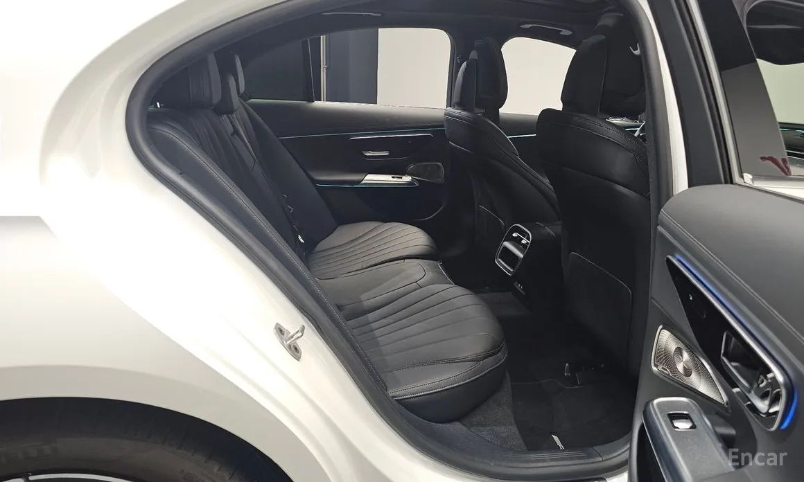 Фото 12 - Mercedes-Benz E-Class