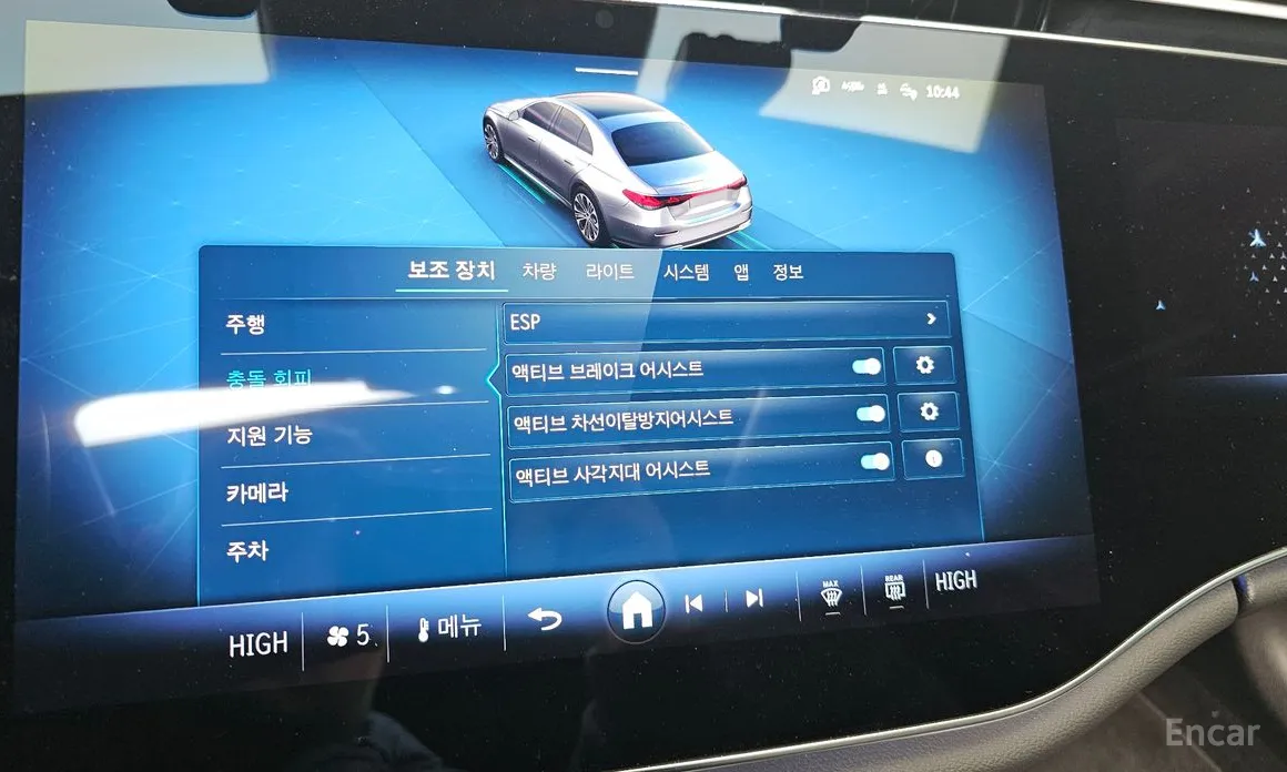 Фото 16 - Mercedes-Benz E-Class