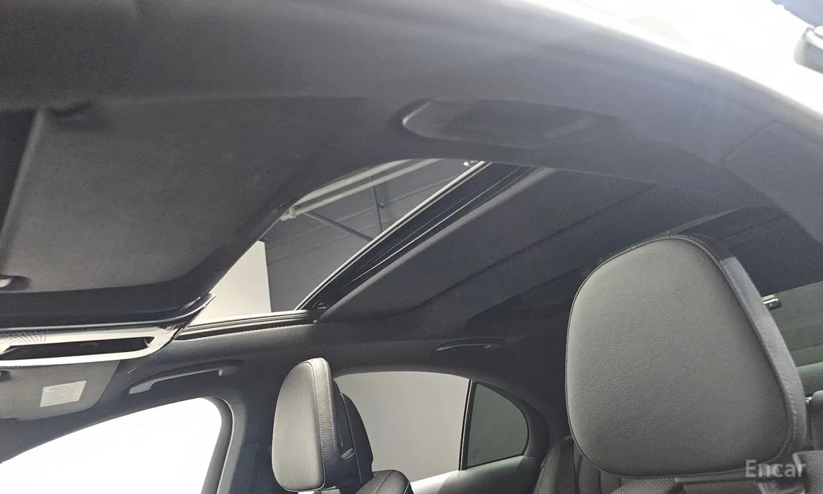 Фото 19 - Mercedes-Benz E-Class