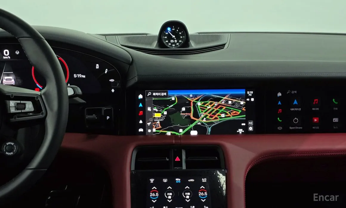 Фото 14 - Porsche Taycan