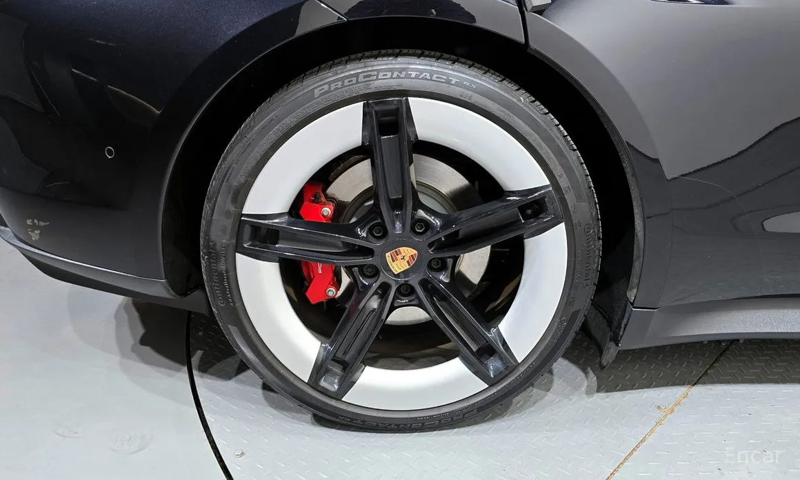 Фото 5 - Porsche Taycan