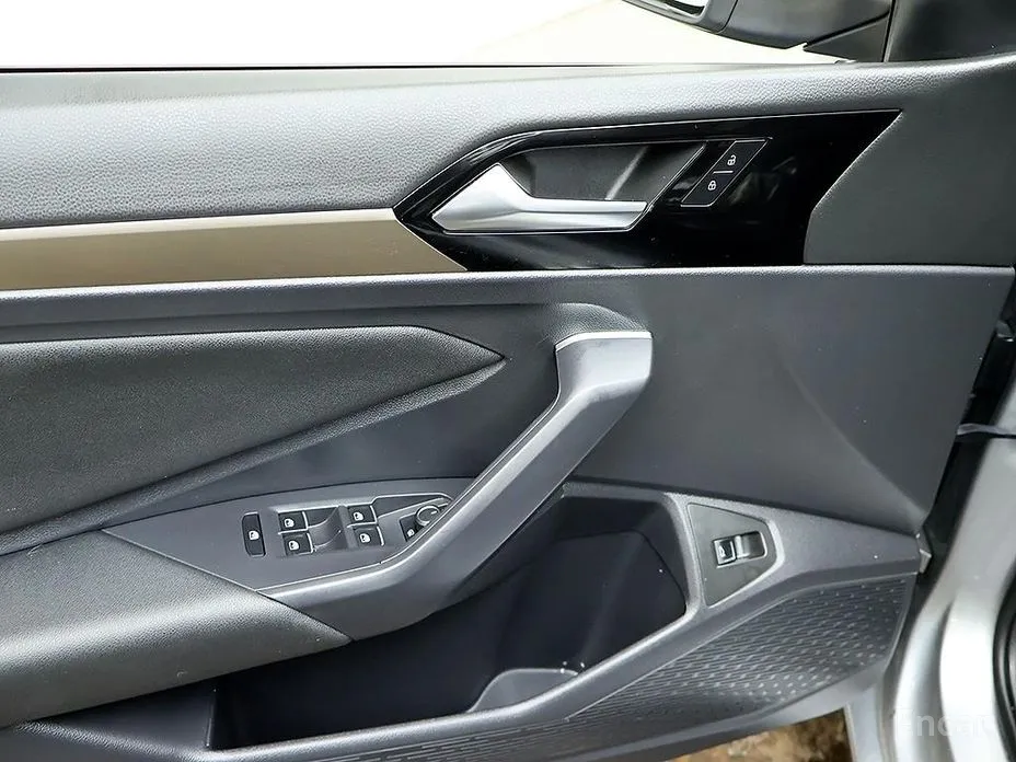 Фото 16 - Volkswagen Jetta