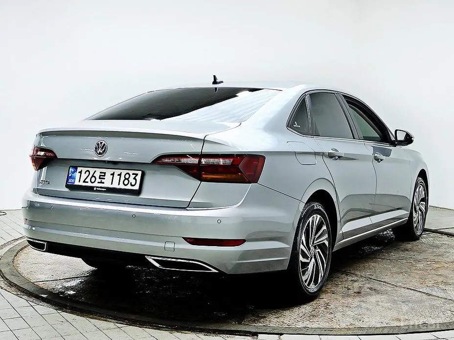 Фото 4 - Volkswagen Jetta