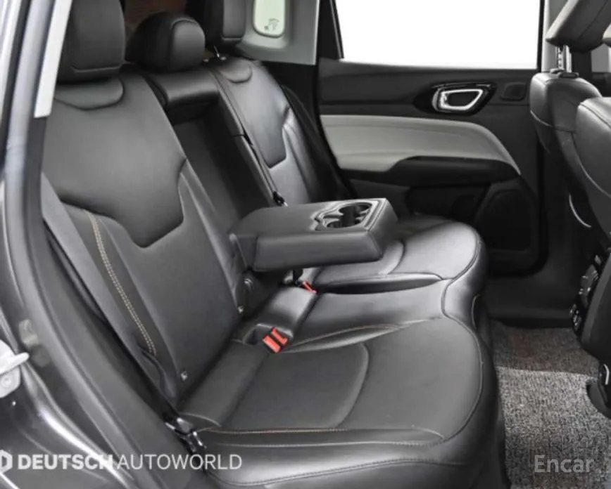 Фото 12 - Jeep Compass