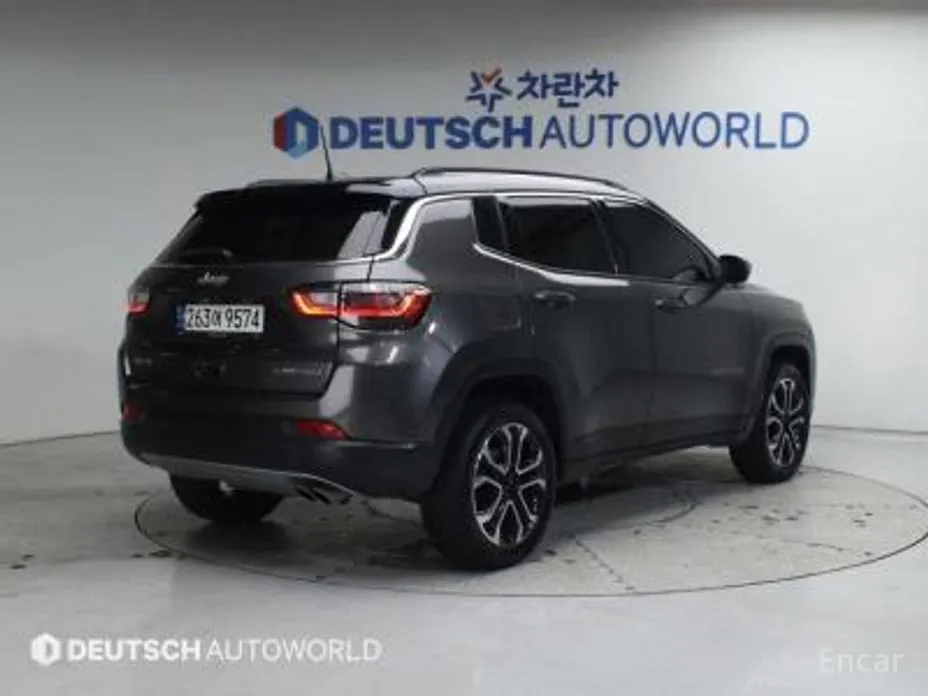 Фото 2 - Jeep Compass