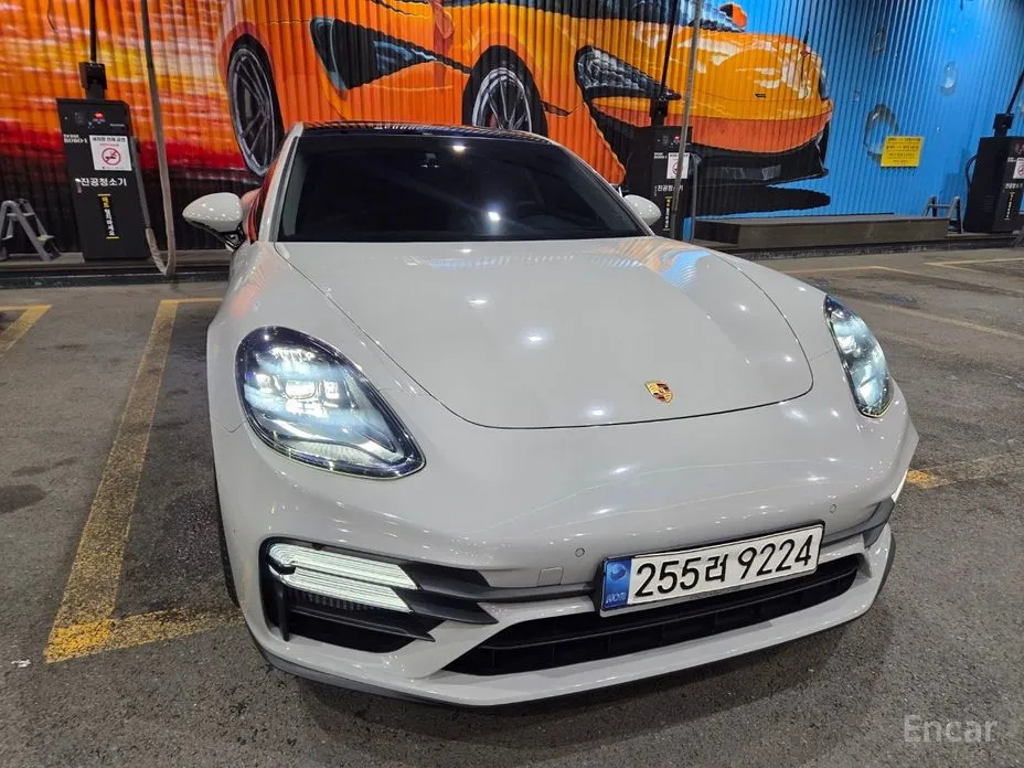 Фото 1 - Porsche Panamera