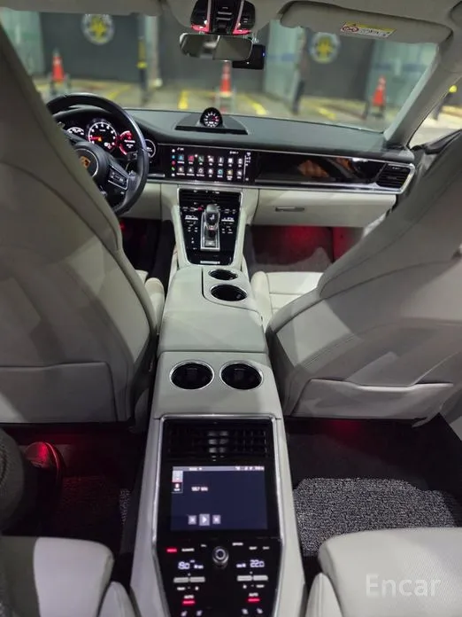 Фото 16 - Porsche Panamera