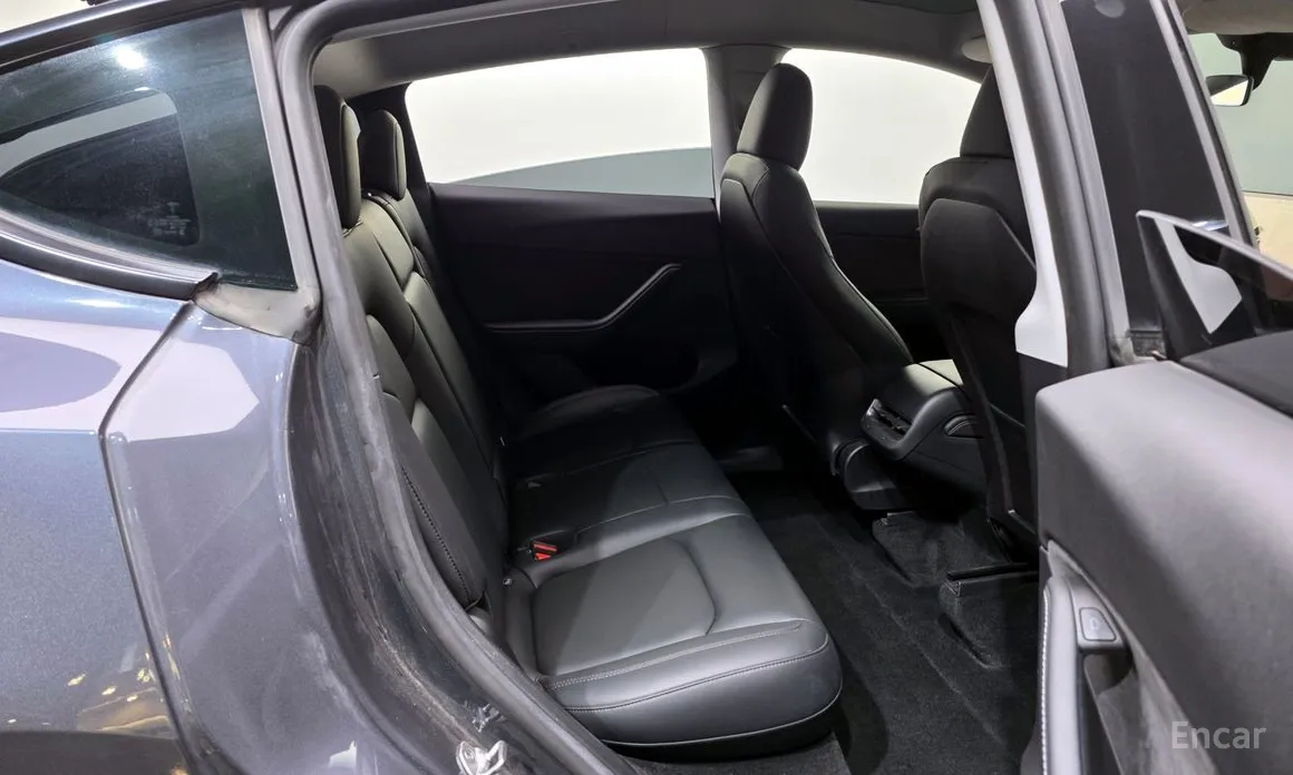 Фото 12 - Tesla Model Y