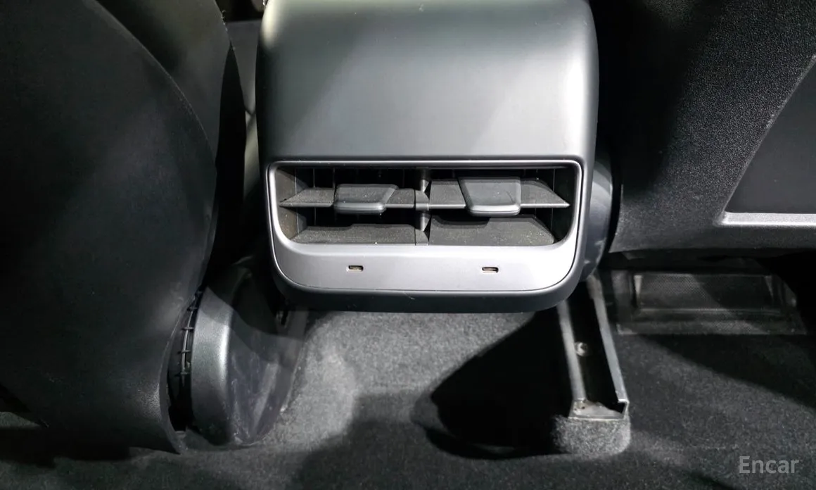 Фото 19 - Tesla Model Y