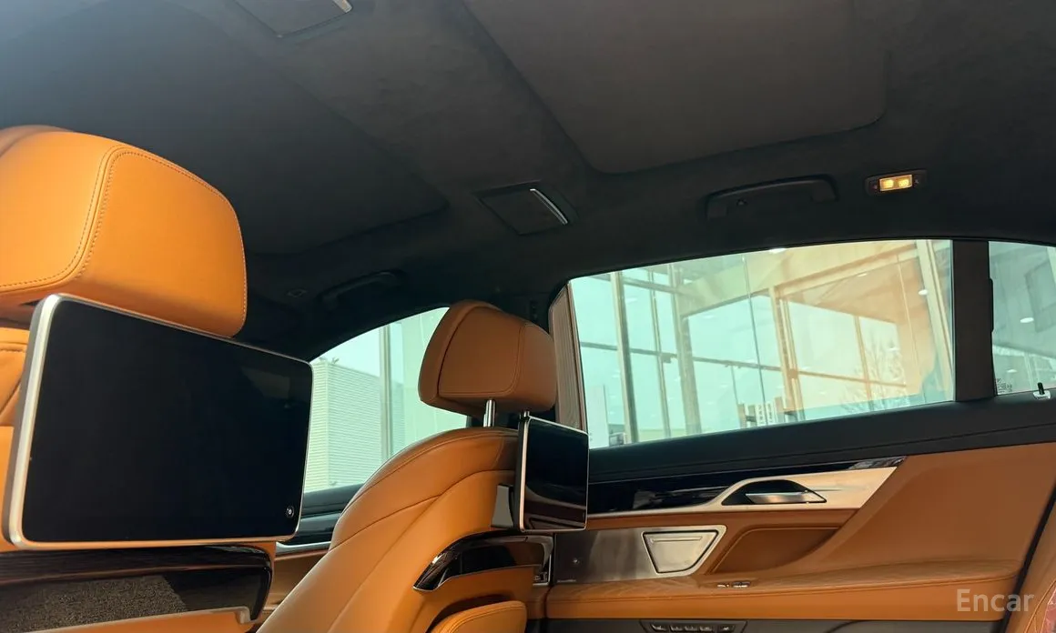 Фото 11 - BMW 7 Series