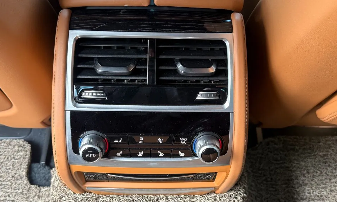 Фото 16 - BMW 7 Series