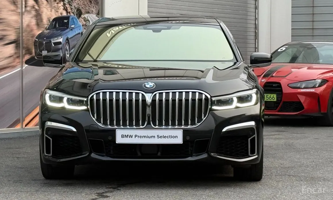 Фото 3 - BMW 7 Series