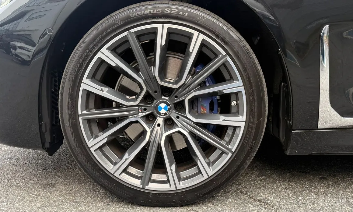 Фото 5 - BMW 7 Series