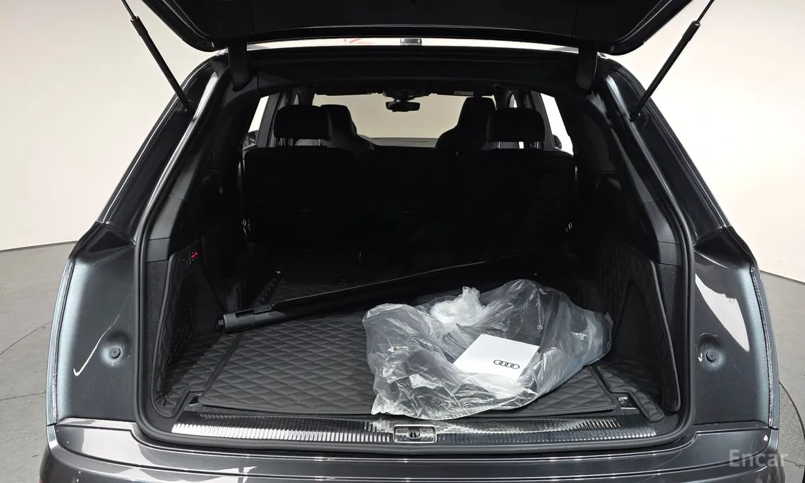 Фото 20 - Audi Q7