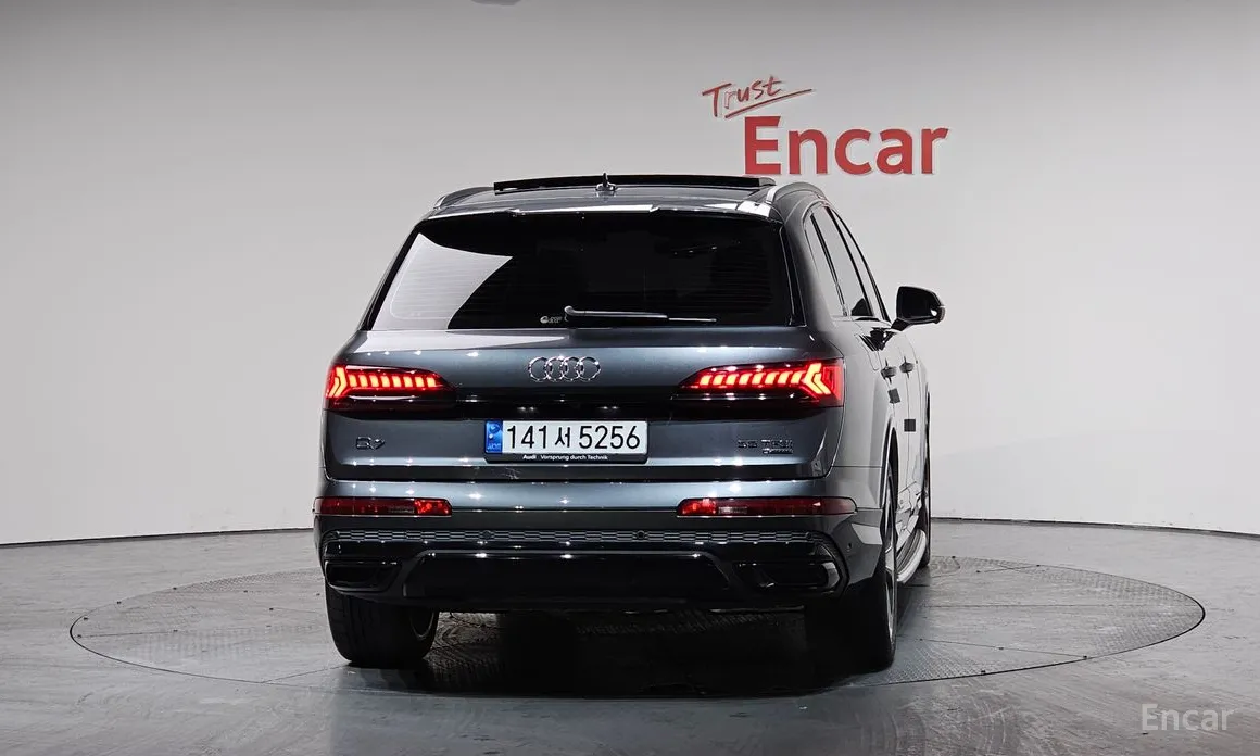 Фото 4 - Audi Q7