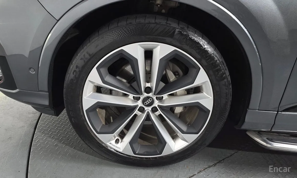 Фото 5 - Audi Q7