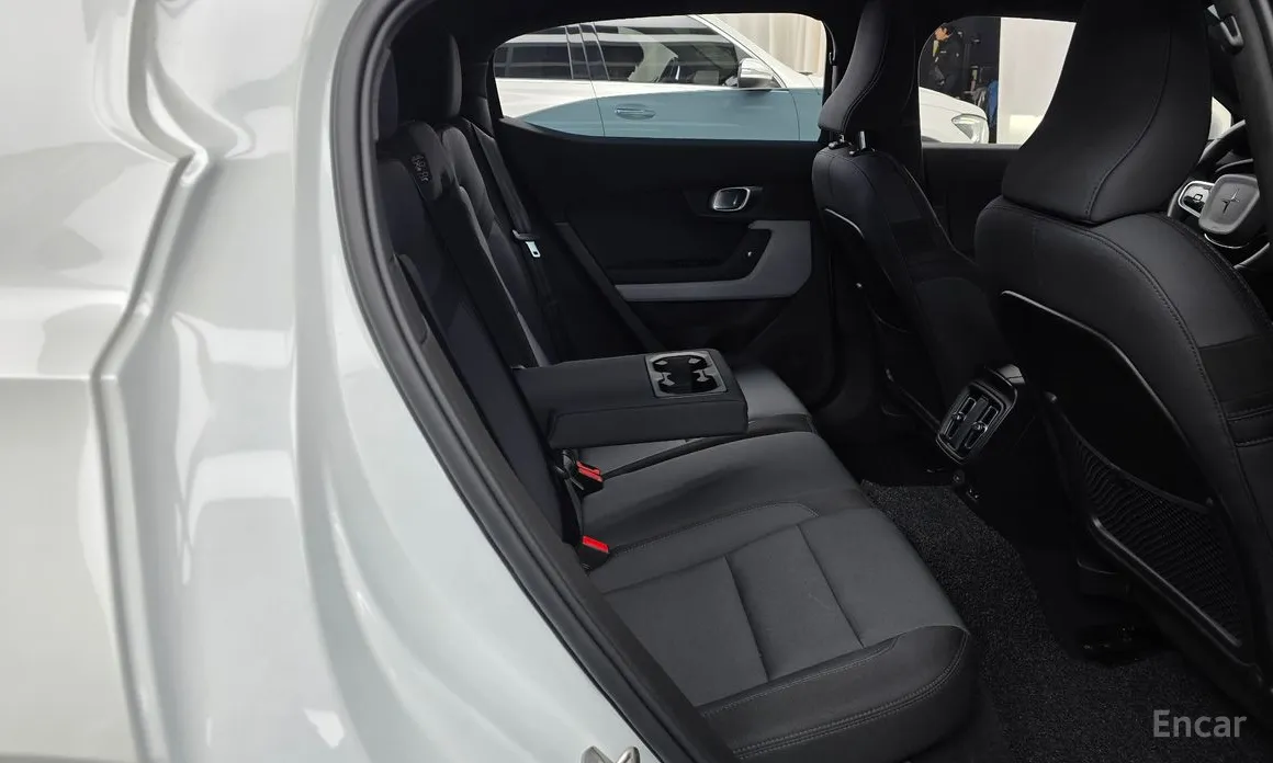 Фото 12 - Polestar 2