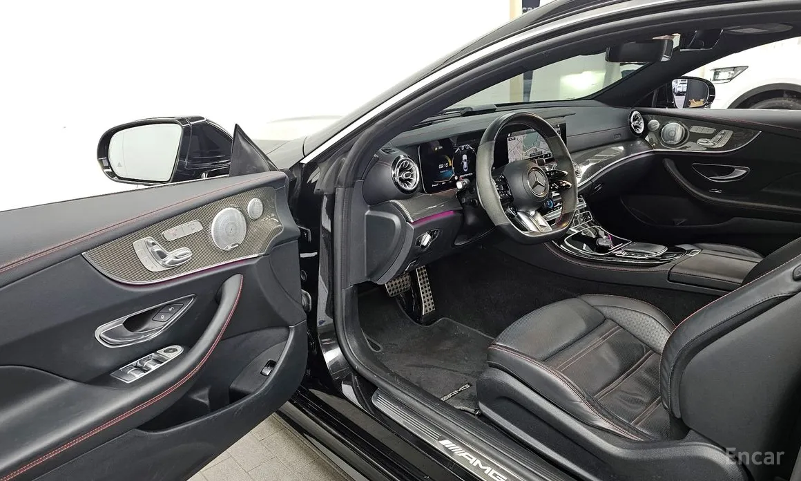 Фото 10 - Mercedes-Benz E-Class