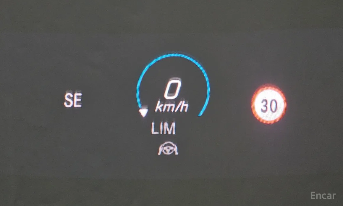 Фото 17 - Mercedes-Benz E-Class